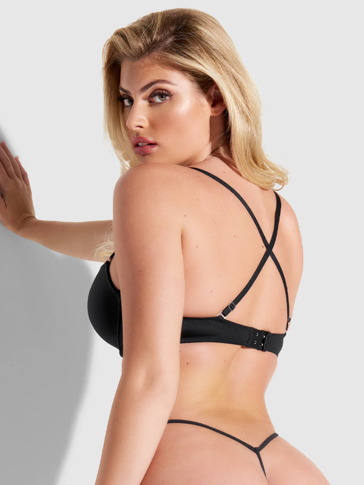 Hollywood Exxtreme Plunge Push Up Bra - Image 3